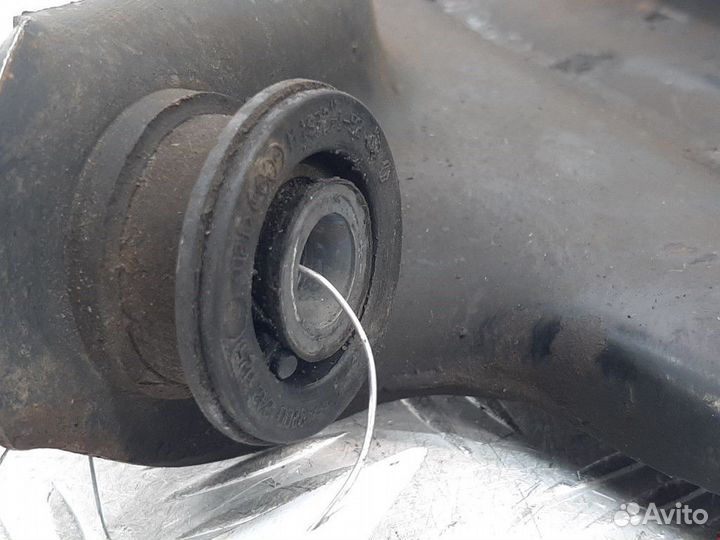 Рычаг передний правый Renault Scenic 2 рест. 2008