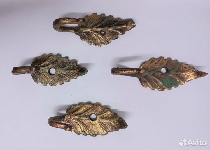 Кованый крючок-вешалка 