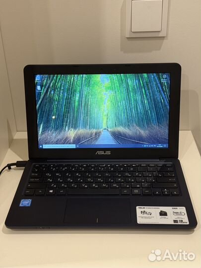 Нетбук Asus e202s синий