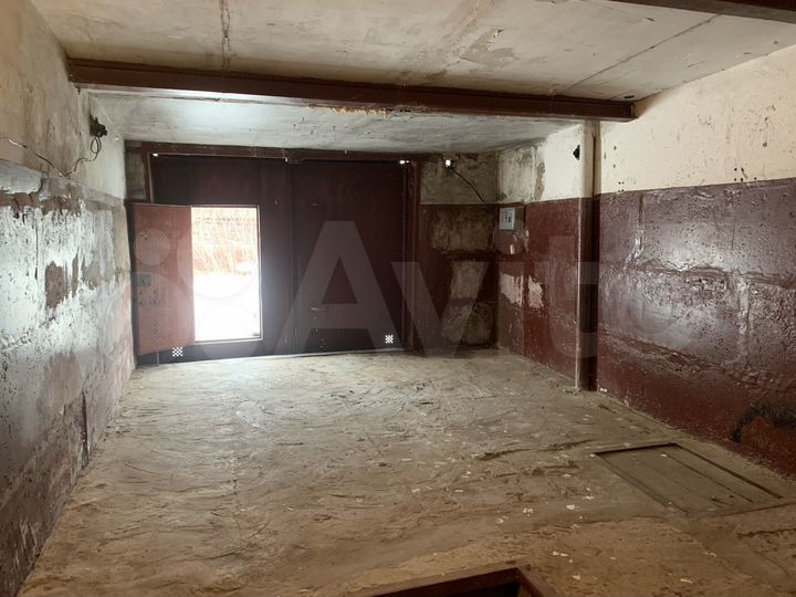 Гараж, > 30 м²