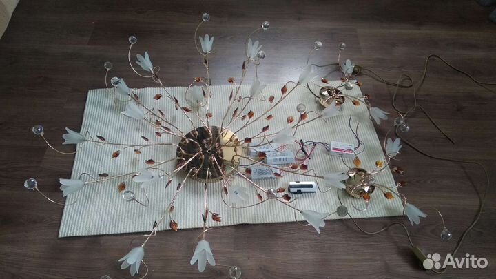 Люстра потолочная и бра