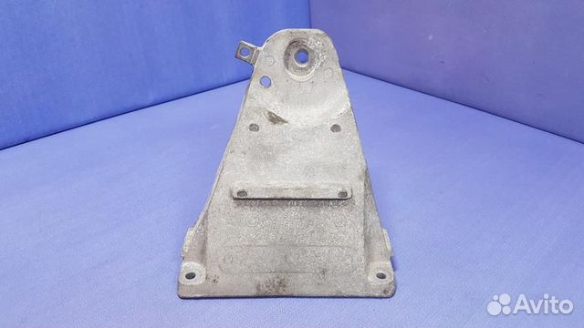 Кронштейн двигателя правый BMW 5-серия E60/E61