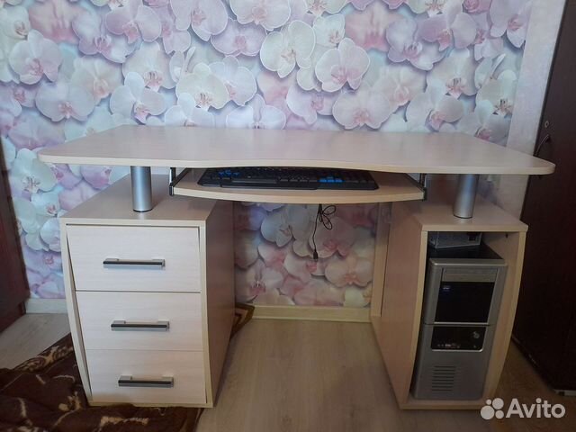 Компьютерный стол