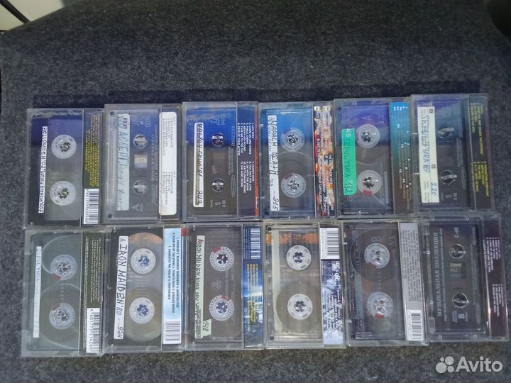 Аудиокассеты hellowin, accept, iron maidan, manowa