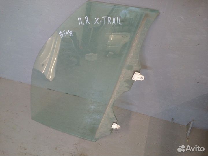 Стекло двери передней правой Nissan X-Trail (2007
