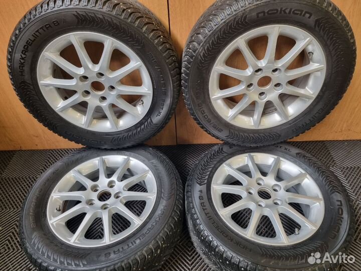 R16 Nokian Tyres Hakkapeliitta 8 215/60, PCD 5x114.3 DIA 60.1