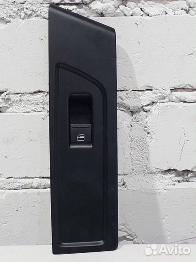 Кнопка управления стеклоподьемником передняя левая