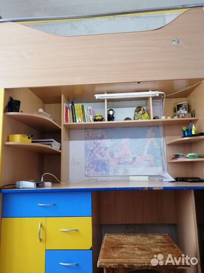 Уголок школьника с кроватью