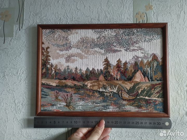 Картина гобелен в деревянных рамках