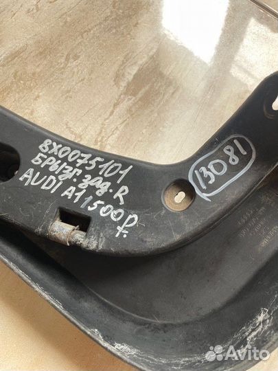 Брызговик задний правый Audi A 1 8 X