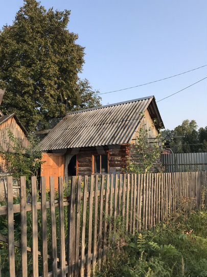 Дача 20 м² на участке 10 сот.