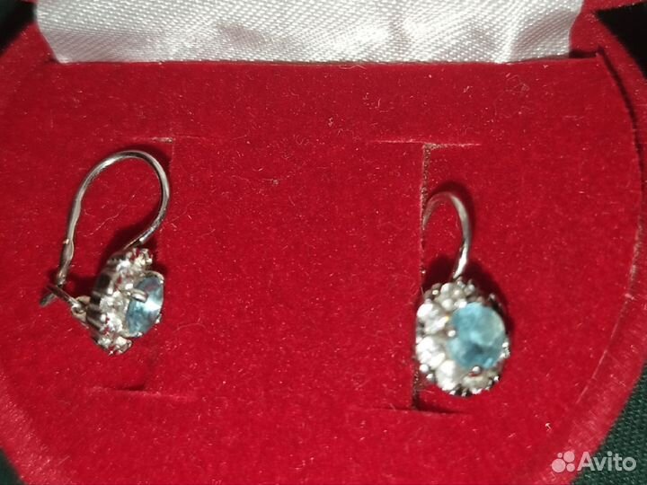 Серебряные серьги с крупным фианитом