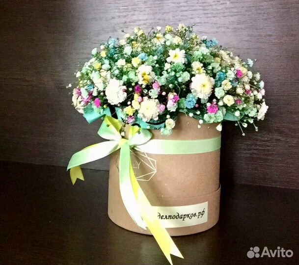 Букет из гипсофилы в коробке