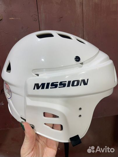 Шлем хоккейный