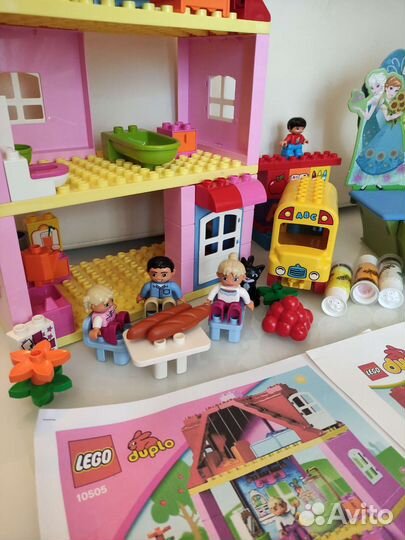 Много игрушек