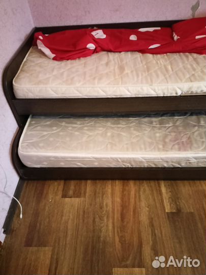 Двухъярусная кровать