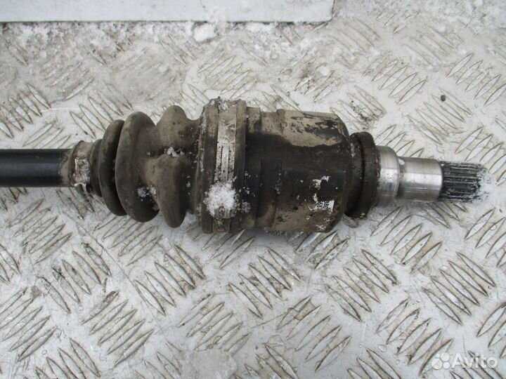 Полуось передняя левая Toyota Yaris 2004г 1SZ 1.0