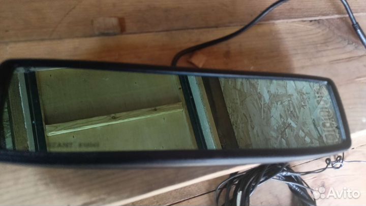 Зеркало заднего вида с монитором