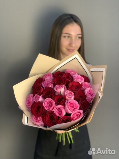 Шикарные букеты из стойкой розы кении 40 см