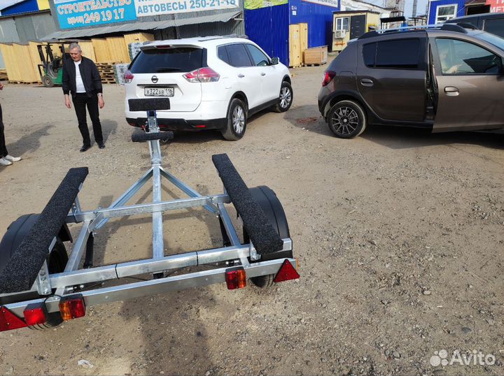 Прицеп для лодок 1C.012. Есть фаркопы, запчасти