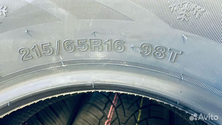 Rockblade Rock 525 215/65 R16 45K