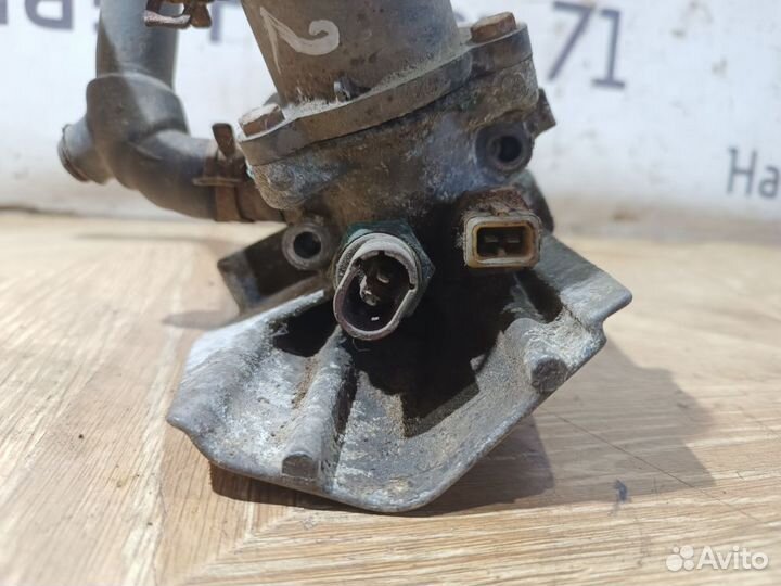 Корпус с термостат ом renault scenic 1