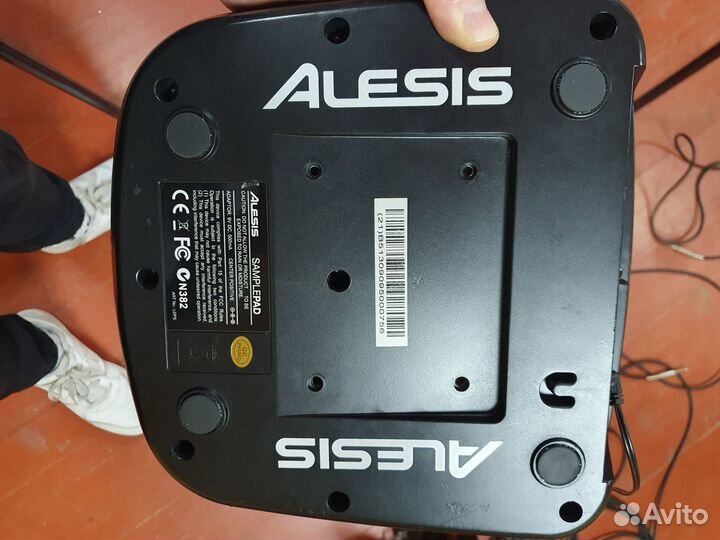 Барабанный сэмплер alesis samplepad