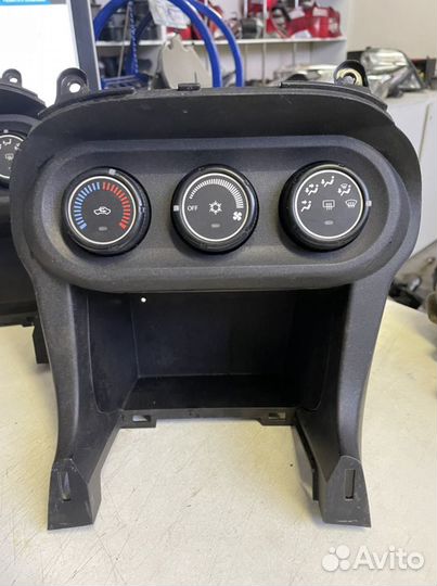 Блок управления отопителем Mitsubishi Lancer X