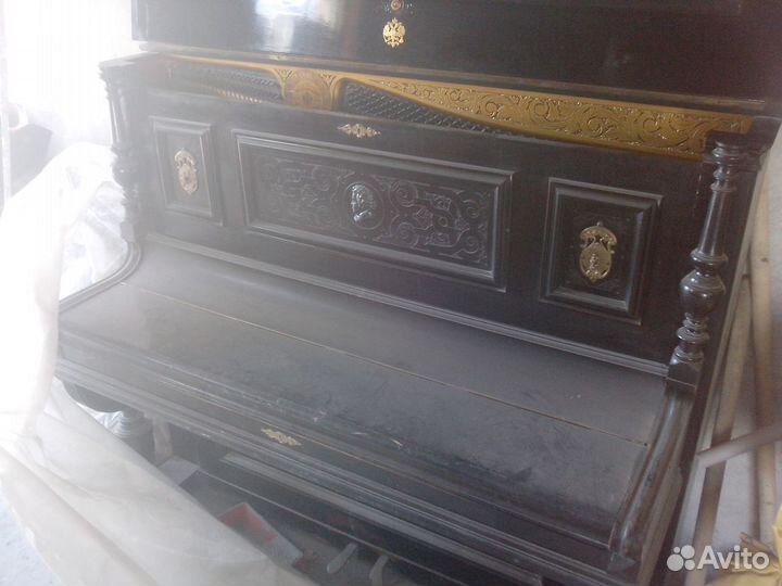 Фортепиано антикварное или пианино