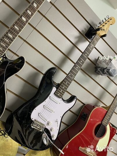 Гитара Fender squier bullet strat