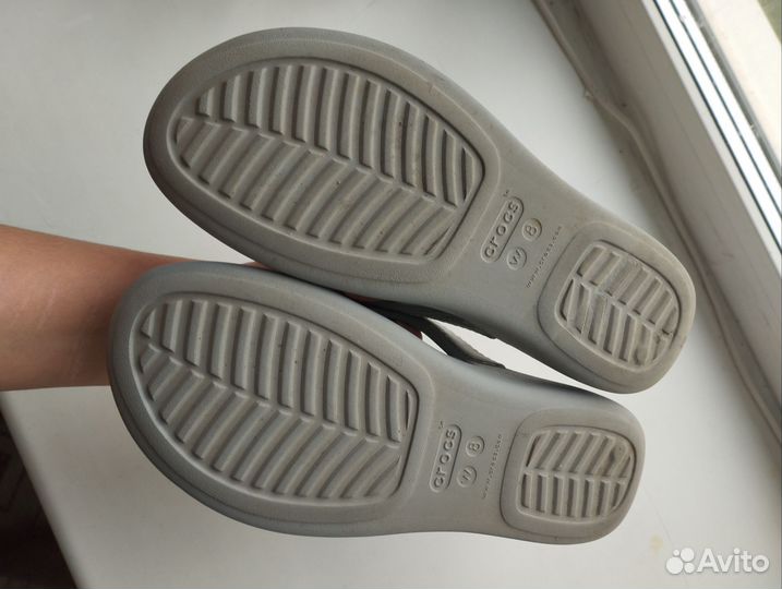 Женские шлепанцы Crocs