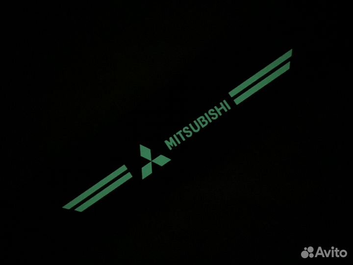 4шт молдинги накладки на пороги mitsubishi (свет)