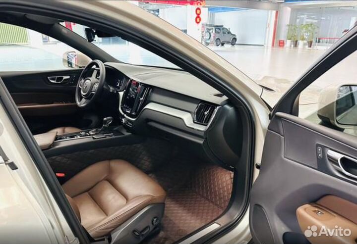 Volvo XC60 2.0 AT, 2021, 62 000 км