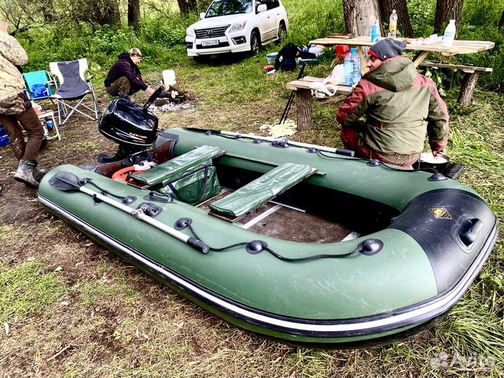 Продам лодку с мотором Ривьера 3200