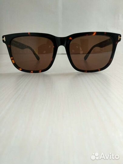 Солнцезащитные очки Tom Ford