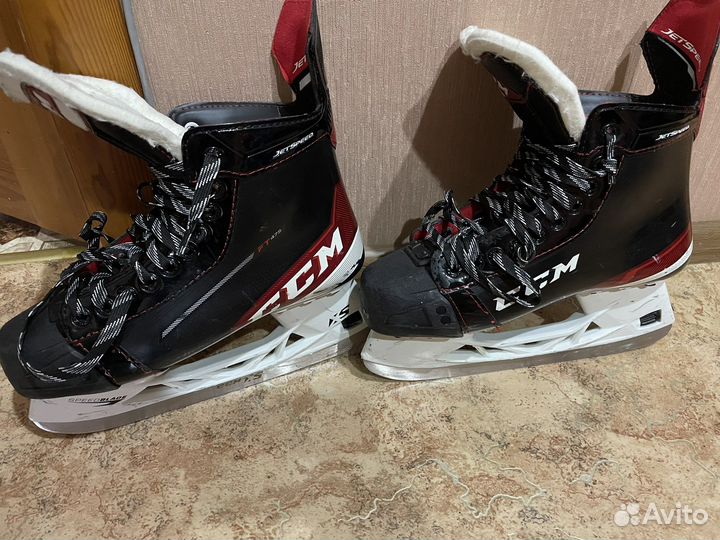 Хоккейные коньки CCM jetspeed FT475