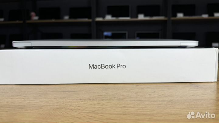 MacBook Pro 16 2019 i7 16 512