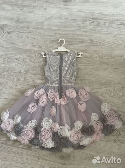 Нарядное платье