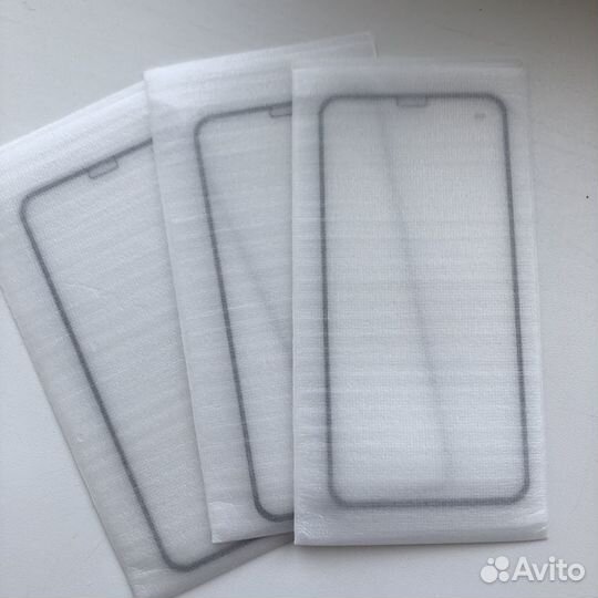 Защитное стекло на iPhone 11 pro