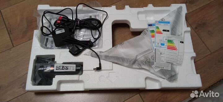 Монитор Samsung F22T350FHI 21.5