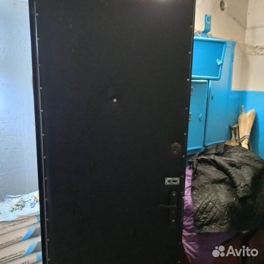 Дверь входная металлическая