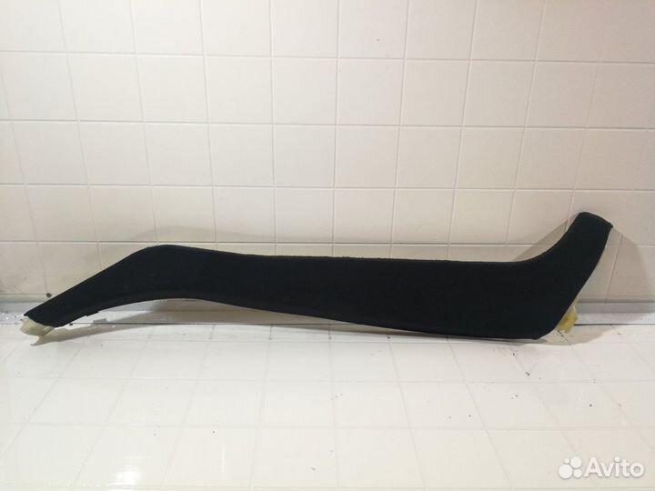 Обшивка стойки задняя левая Kia Quoris седан KH