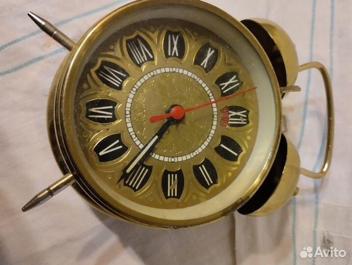 Часы настольные механические СССР