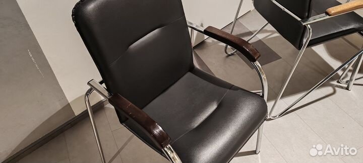 Офисный стул Samba с подлокотниками