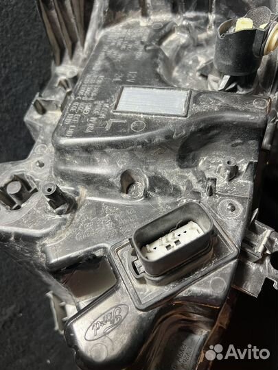 Передняя левая фара Ford Mustang