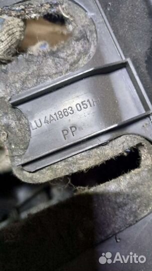 Левый воздуховод Audi 100C4 4A1863051 4A1863051A