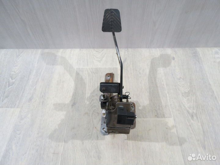 Педаль тормоза Kia Rio 3