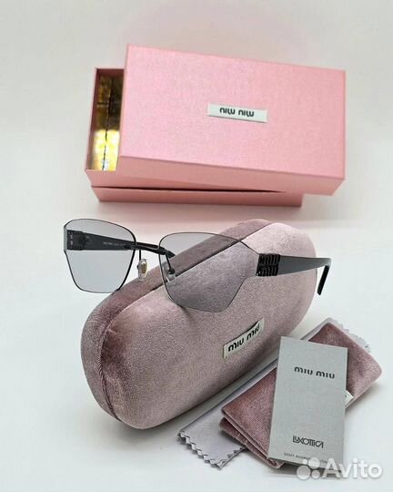Солнцезащитные очки женские Miu Miu