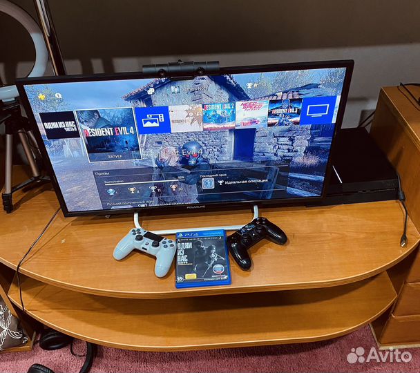 Продам PS4 (PS камера, 2 геймпада)