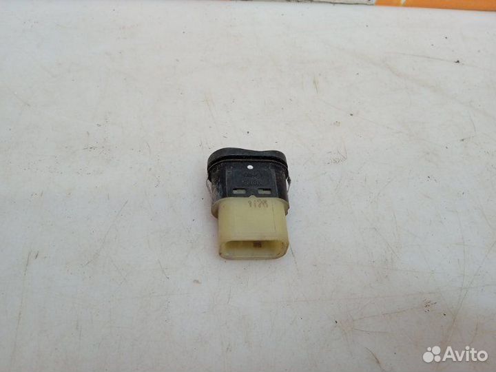 Кнопка стеклоподъемника Ford Focus 1 1.6 2001